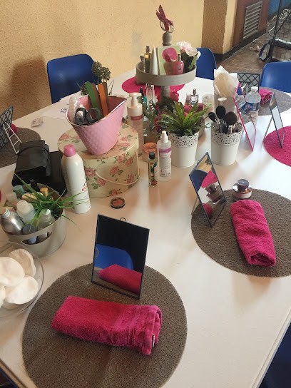 Le Cocon De Stephanie Socio-esthétique, Aide à Domicile à Viriat