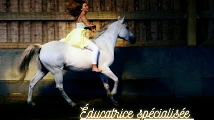 Lucille éducatrice spécialisée - équithérapeute, Aide à Domicile à Wallers